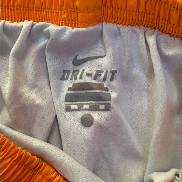 Nike running shorts - Picture 2 of 2